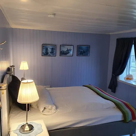 Handelsstedet Forvik 3* Vevelstad